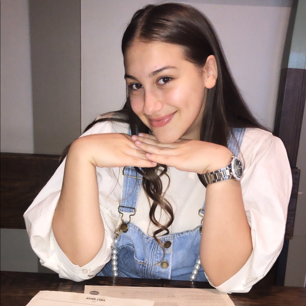 Meet your Posher, Olivia